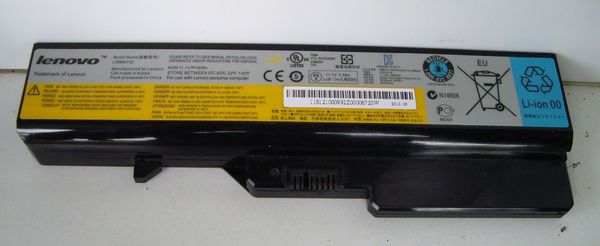 सभी आधुनिक लैपटॉप काम या बैटरी करते हैं।  उनके पास Ni─Cd और NiHMH जैसी लंबी क्षारीय बैटरी हैं।